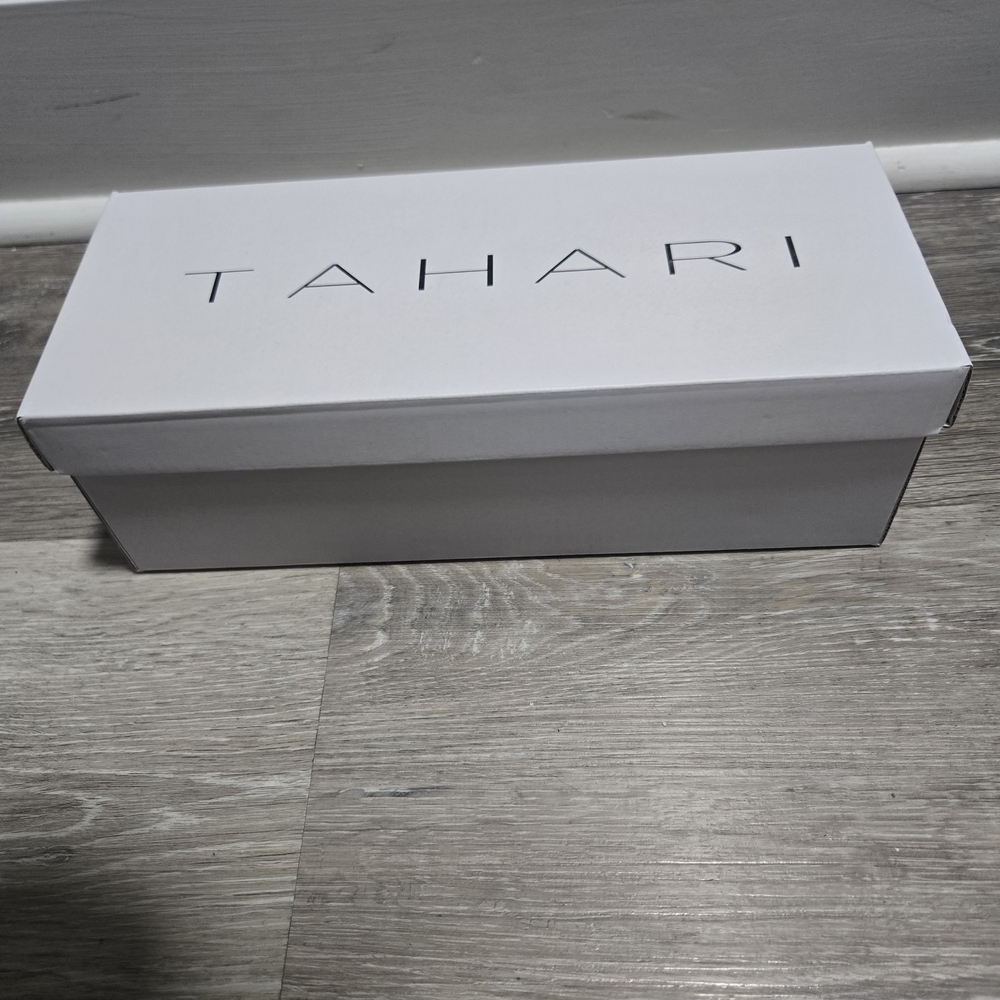 Tahari Vienna Ivory Patent Ballet Flats Size 7 - Picture 6 of 7